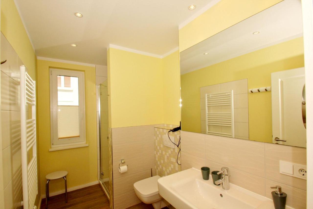 Zentrumsnahe Ferienwohnung Mit Balkon, Gratis Nutzung Vom Ahoi Erlebnisbad Und Sauna In Sellin, Eigene Sauna - Villa Antje Whg 10 เกอเรน ภายนอก รูปภาพ